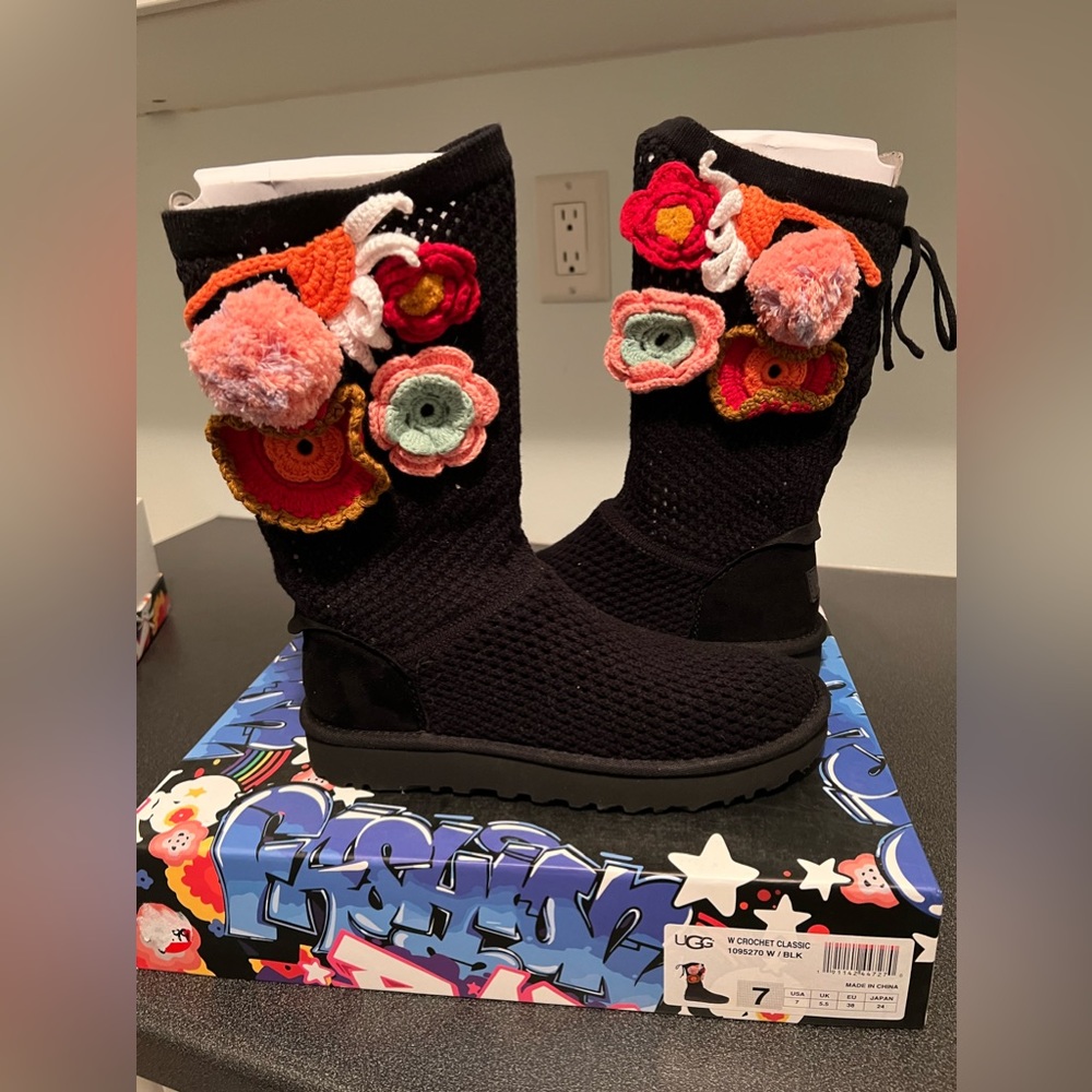 Ugg NEW Flowers Crochet boots